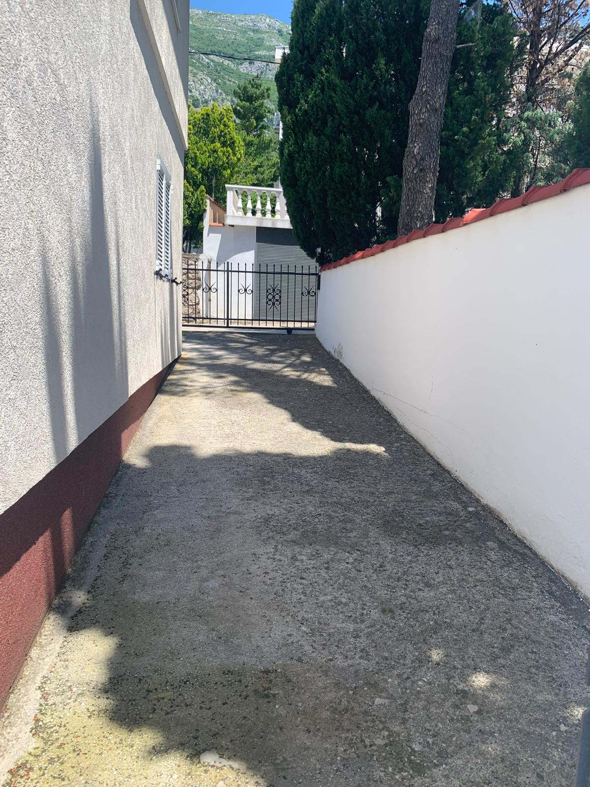 Image of House - 2 Bedrooms - 1 Bathrooms for Sale in Bar-Sutomore-Montenegro, Image 13